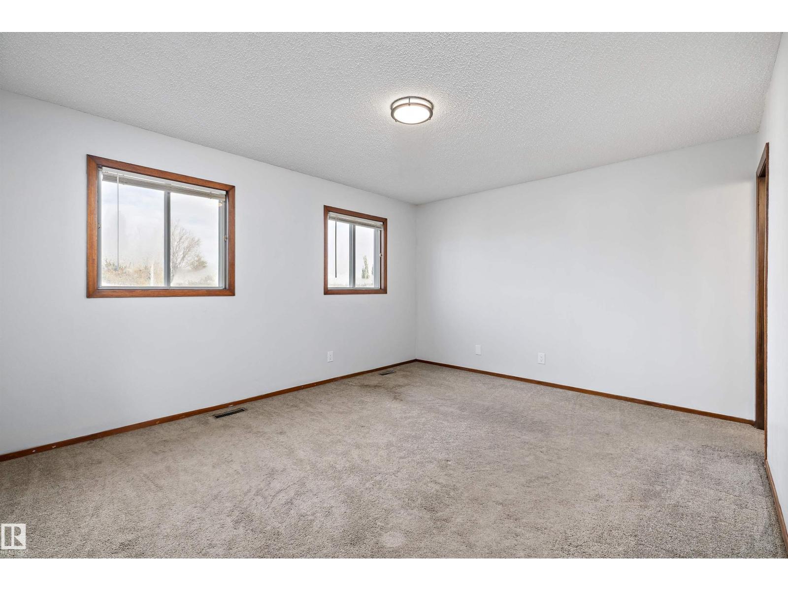 18923 82 Av Nw Property Photo 32