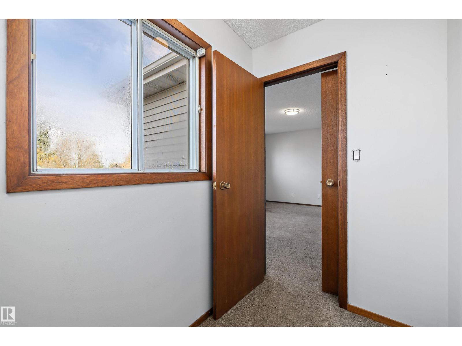 18923 82 Av Nw Property Photo 37
