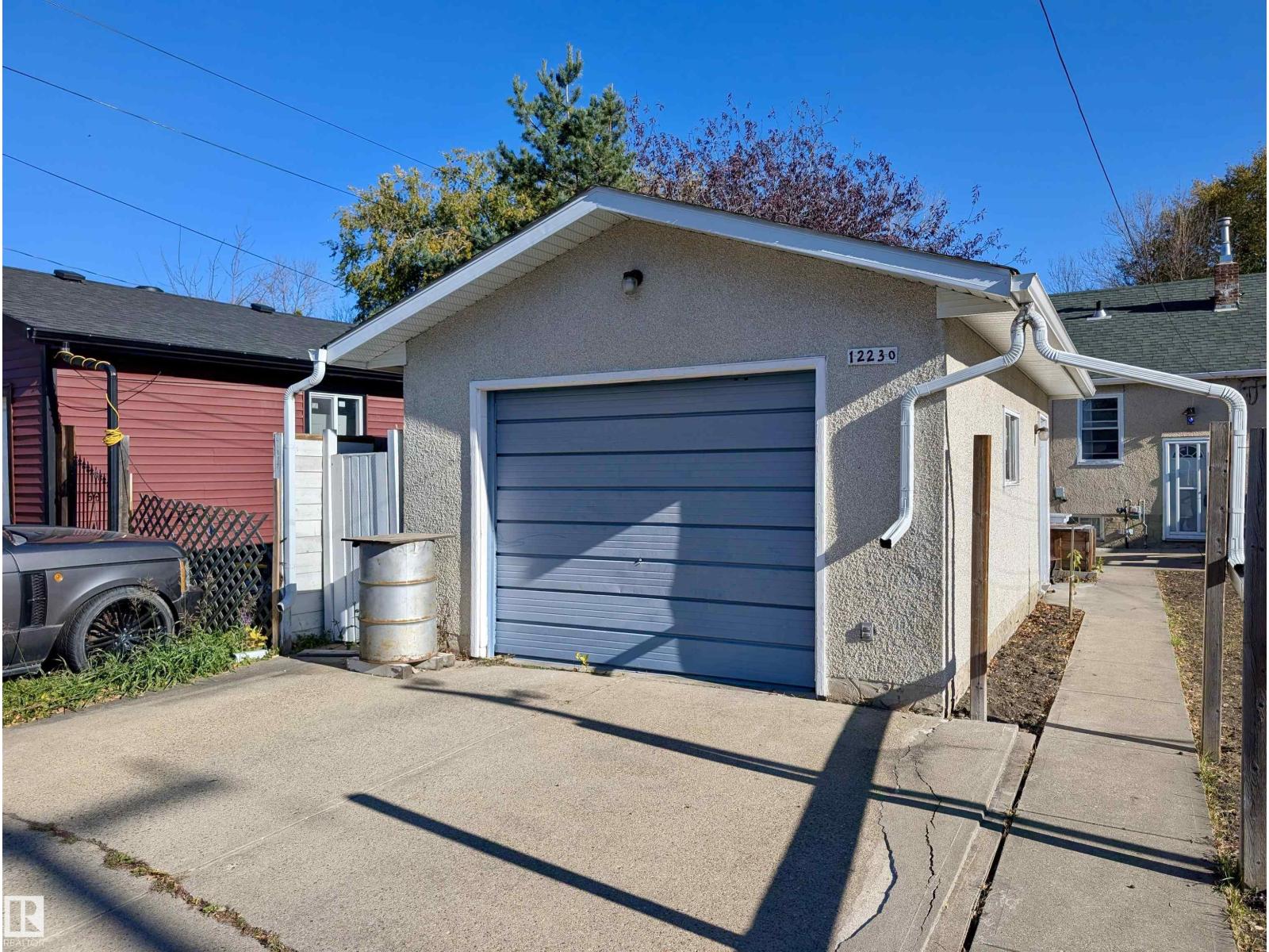 12230 95a St Nw Property Photo 3