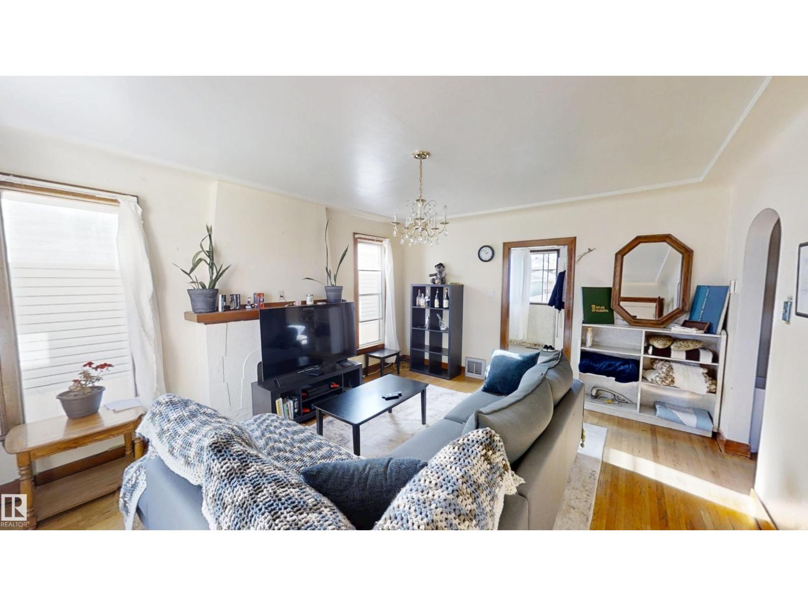 12230 95a St Nw Property Photo 4