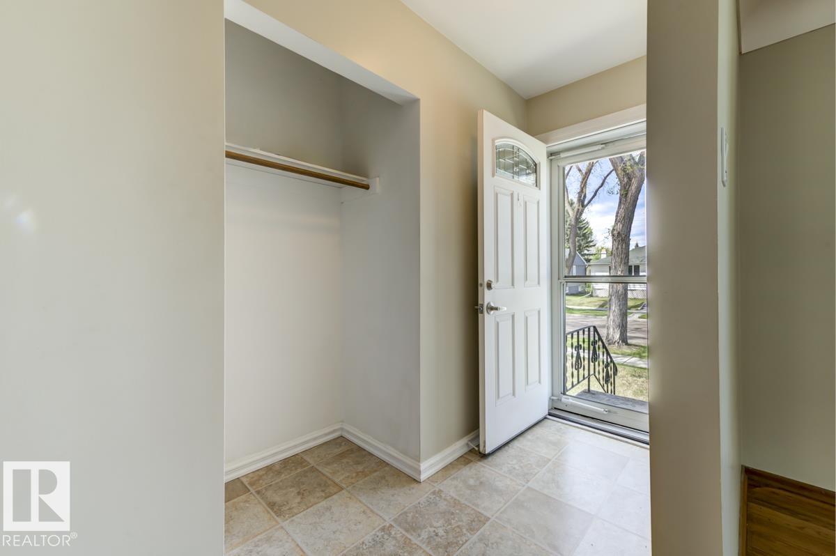 8511 64 Av Nw Property Photo 8