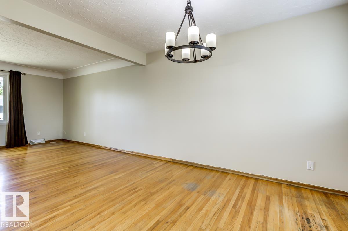 8511 64 Av Nw Property Photo 11