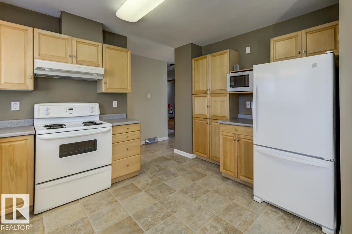 8511 64 Av Nw Property Photo 15