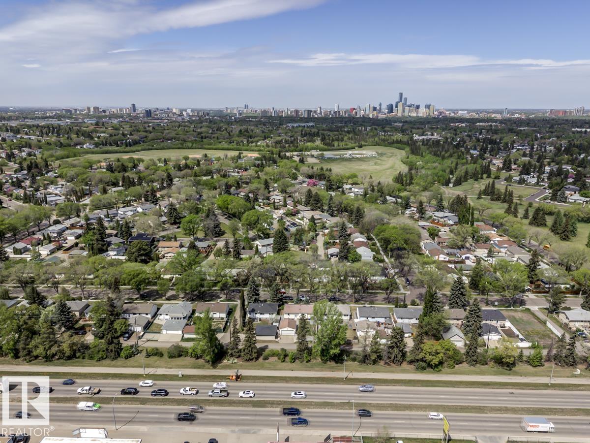 8511 64 Av Nw Property Photo 64