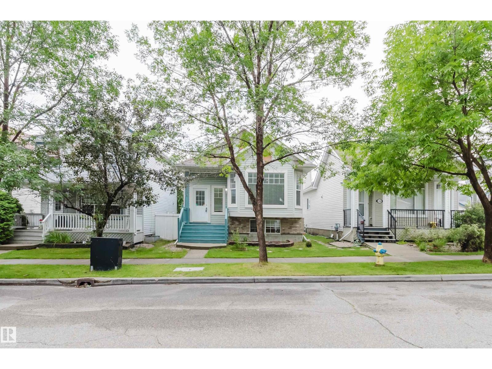 1694 TOMPKINS WD NW Property Photo 1
