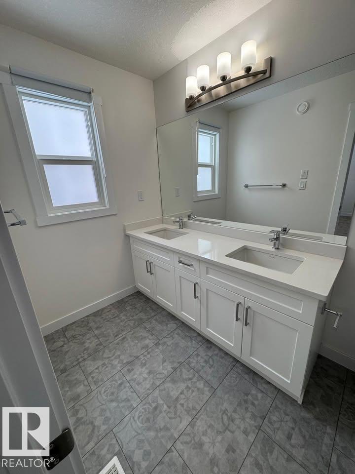 938 Daniels Loop Sw Property Photo 11