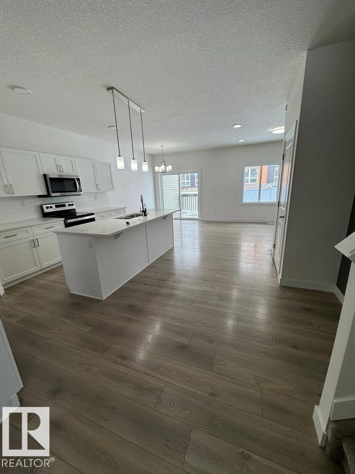 938 Daniels Loop Sw Property Photo 16