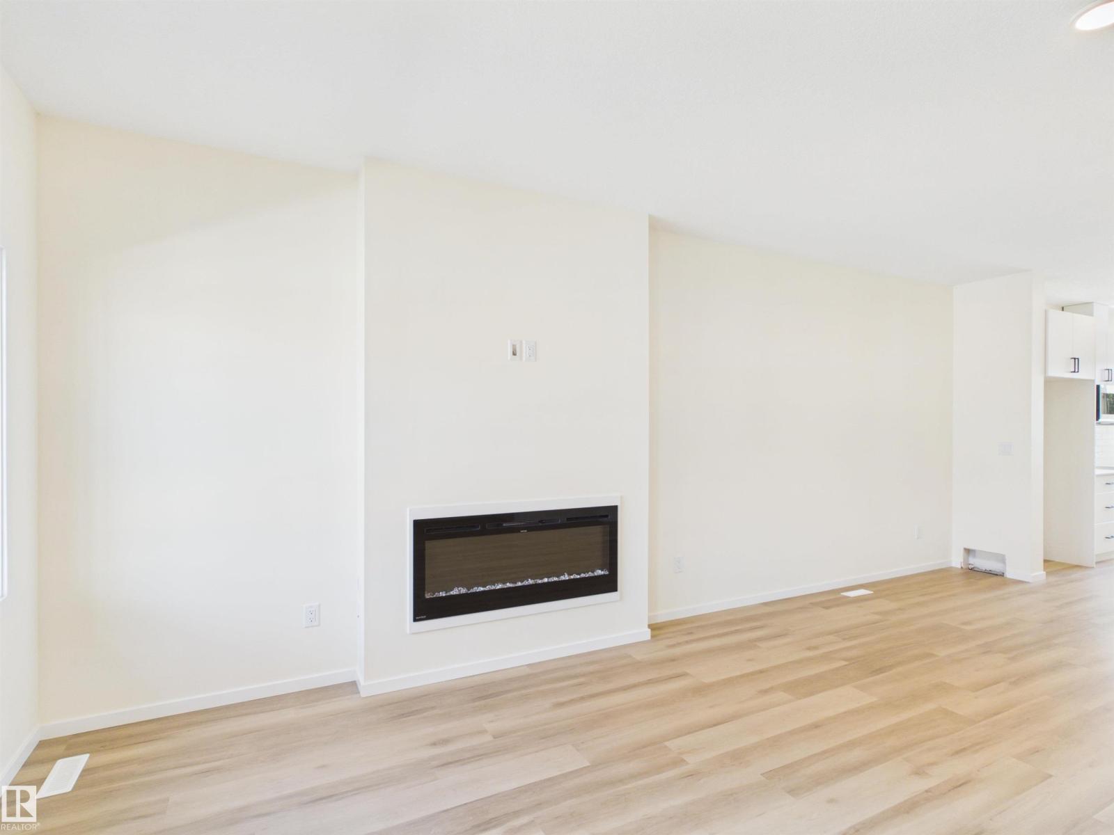 1092 Mcleod Av Property Photo 13