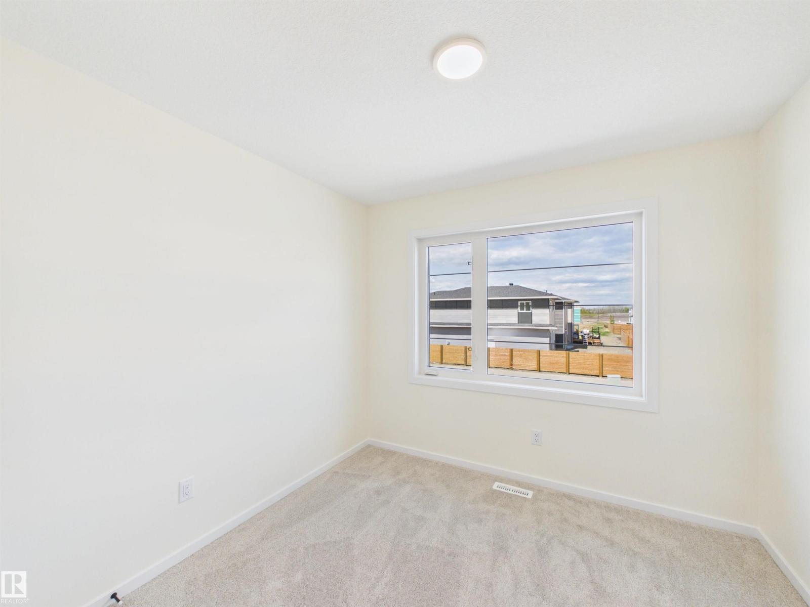 1092 Mcleod Av Property Photo 29
