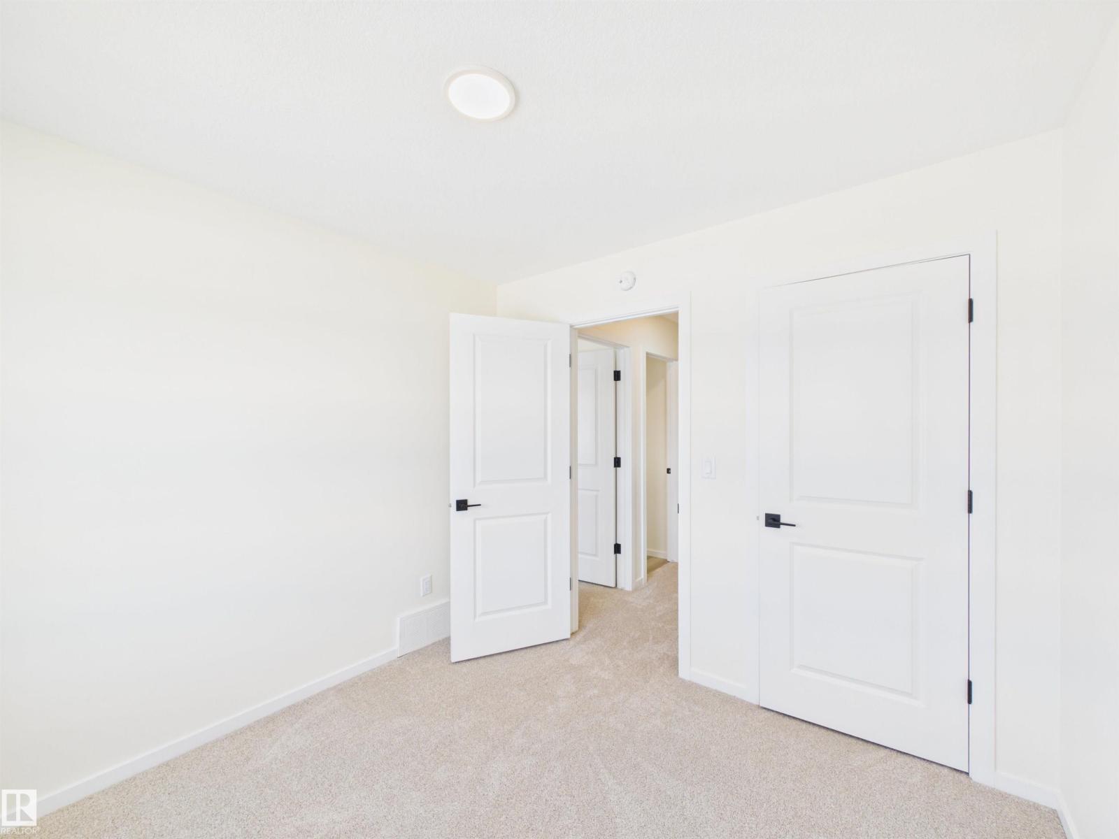 1092 Mcleod Av Property Photo 30