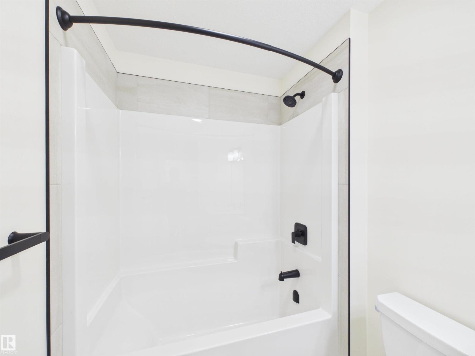 1092 Mcleod Av Property Photo 33