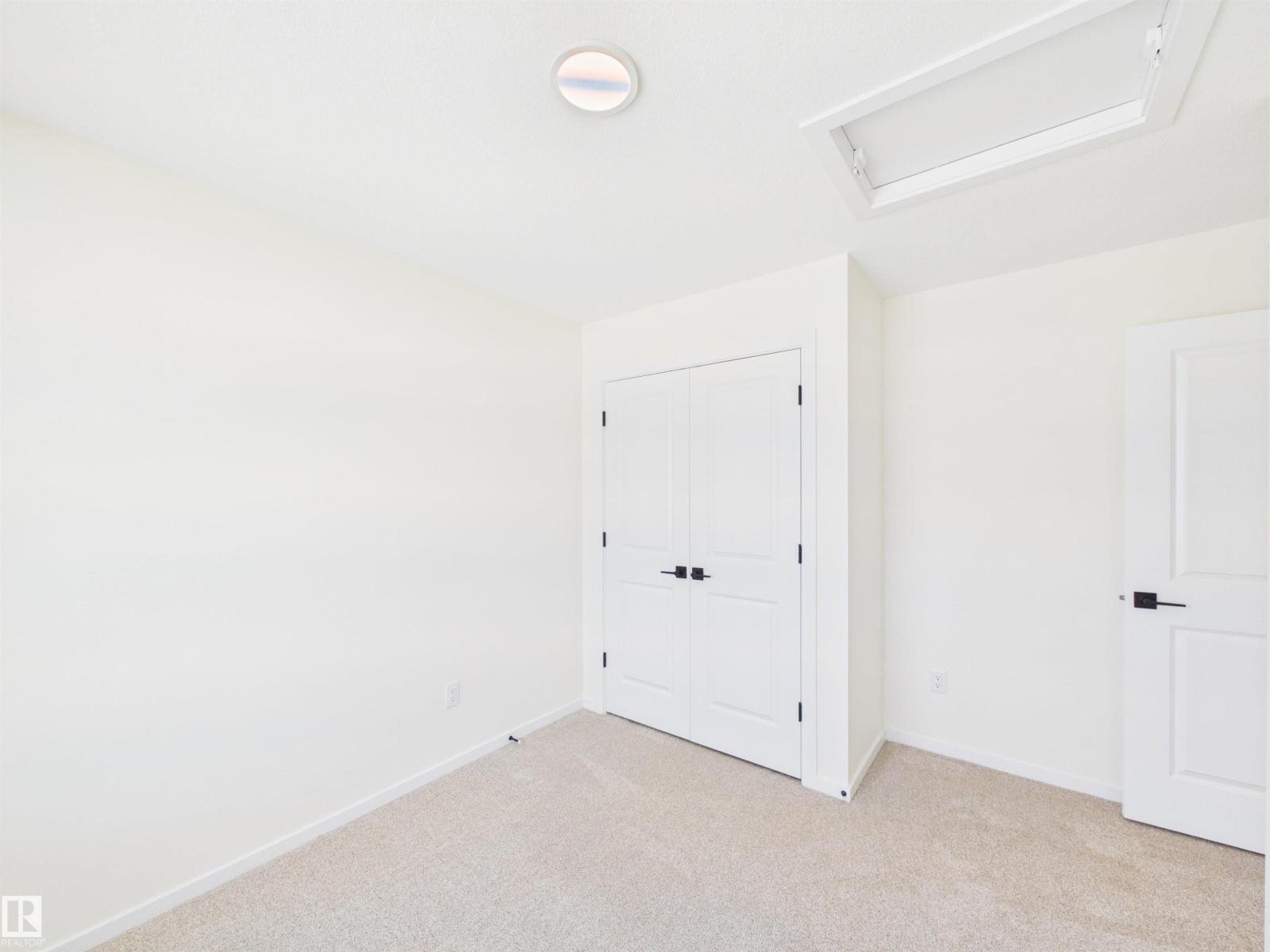 1092 Mcleod Av Property Photo 35