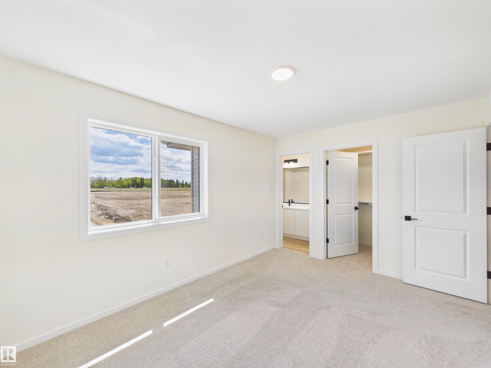 1092 Mcleod Av Property Photo 38