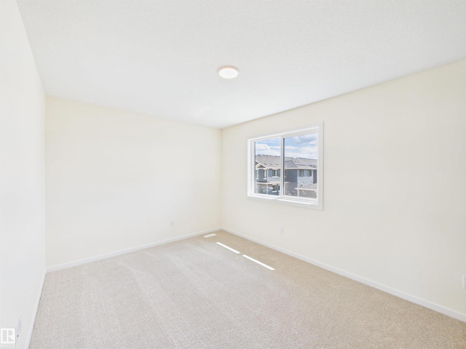 1092 Mcleod Av Property Photo 39