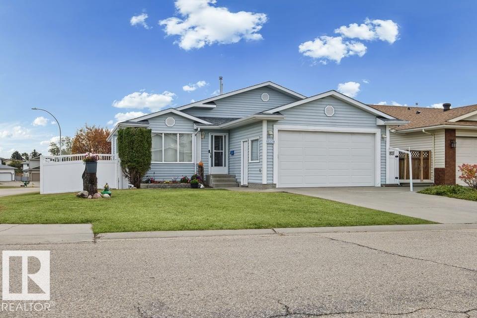 15239 63 St Nw Property Photo 1