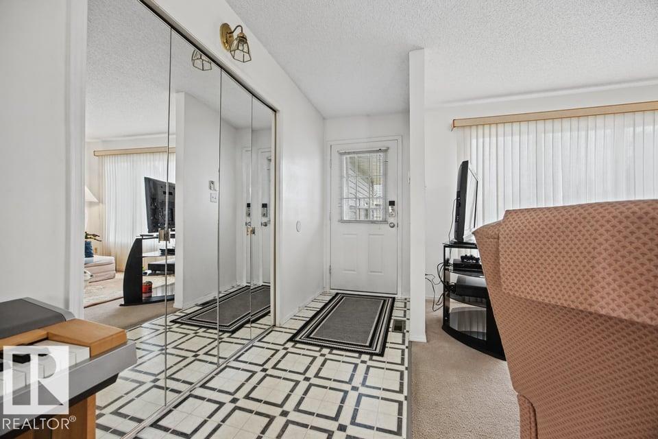 15239 63 St Nw Property Photo 3