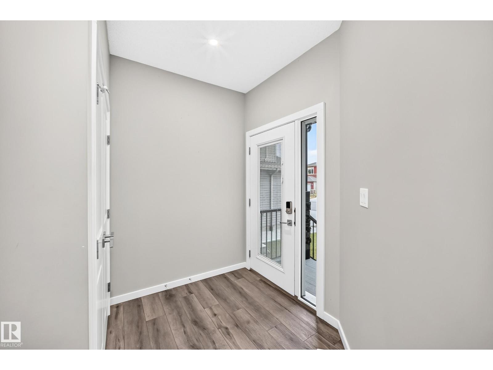 315 35 Av Nw Property Photo 5