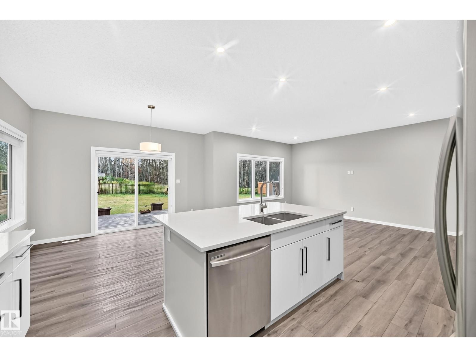315 35 Av Nw Property Photo 10