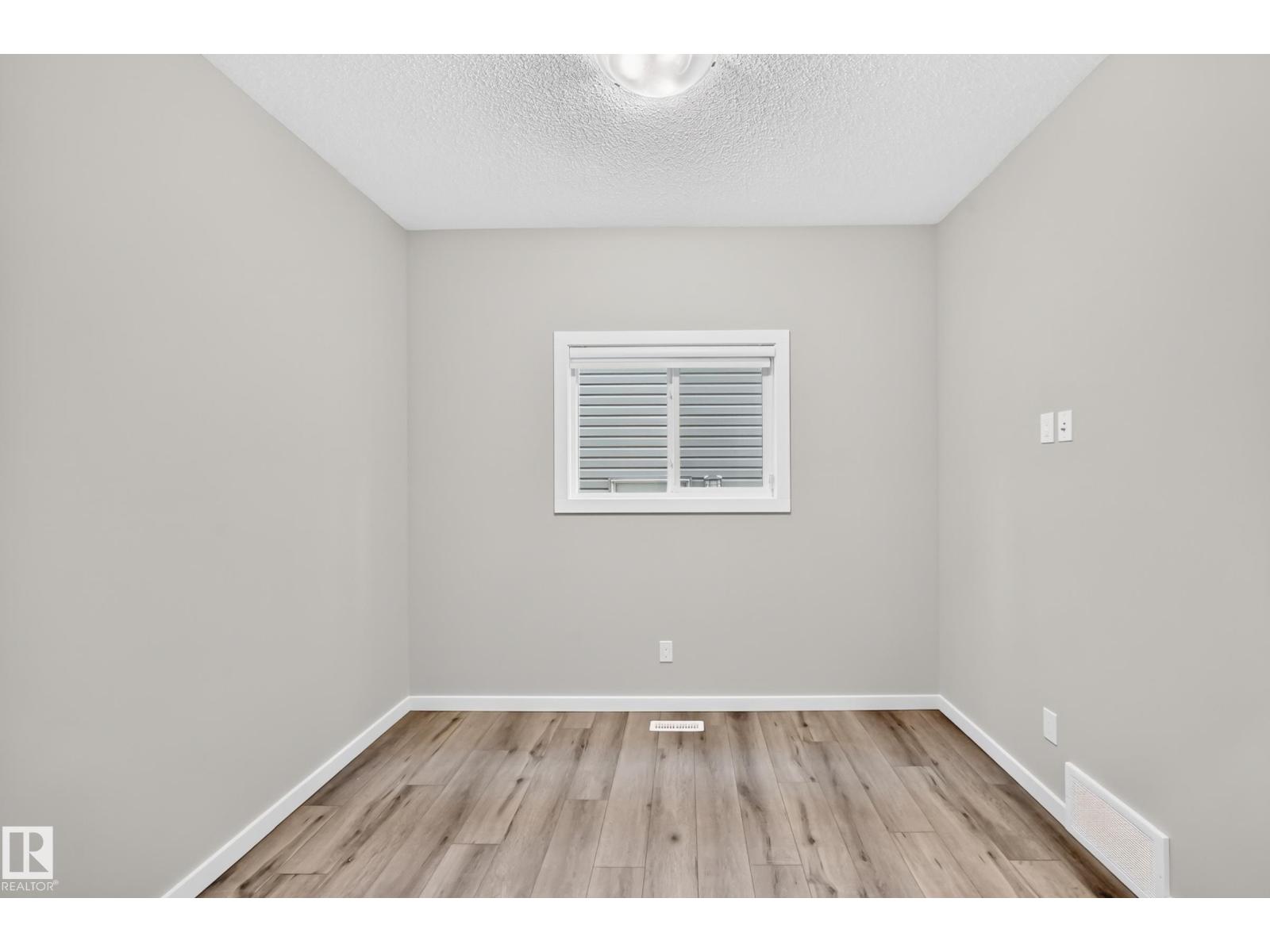 315 35 Av Nw Property Photo 12