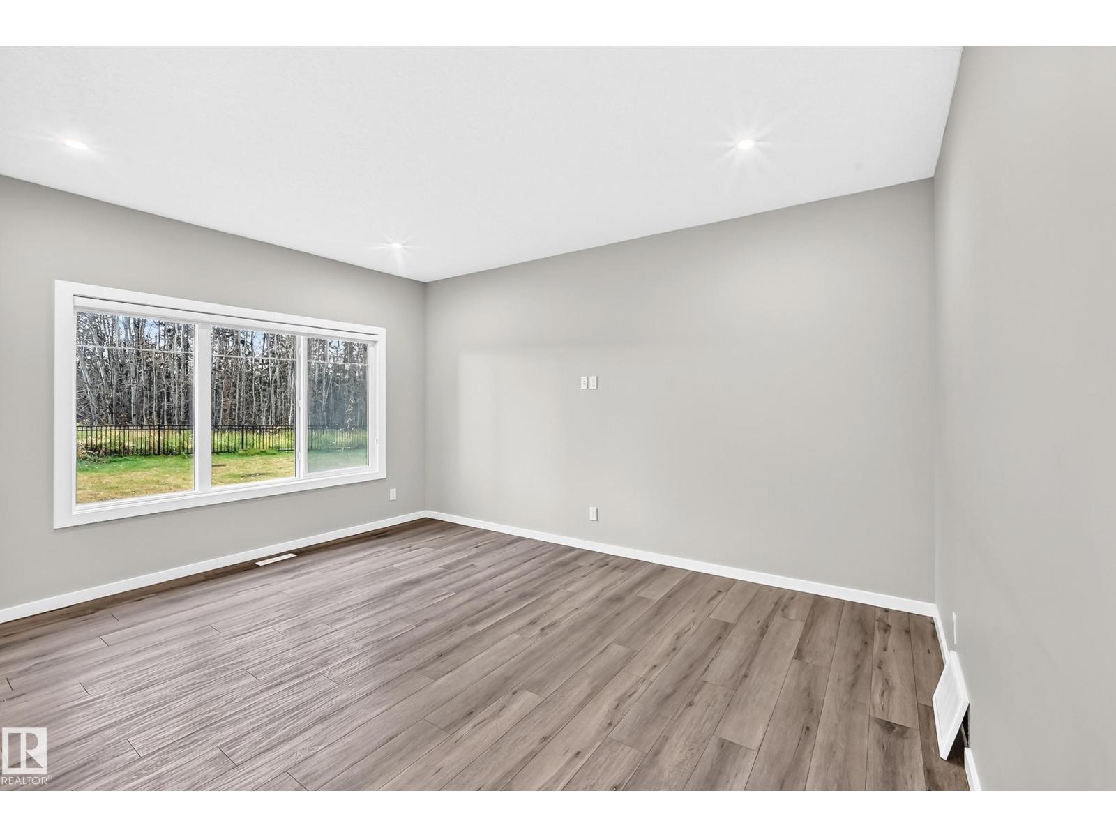 315 35 Av Nw Property Photo 15
