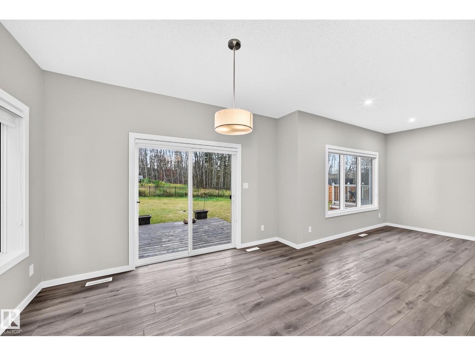 315 35 Av Nw Property Photo 20