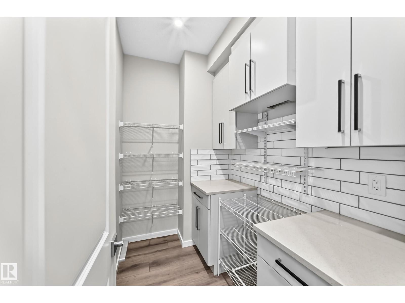 315 35 Av Nw Property Photo 22