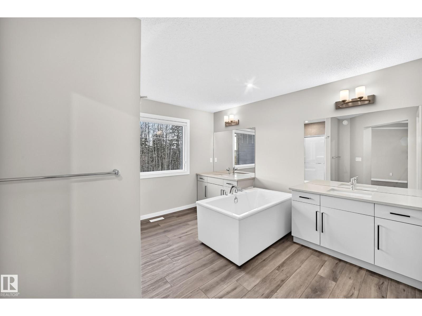 315 35 Av Nw Property Photo 25
