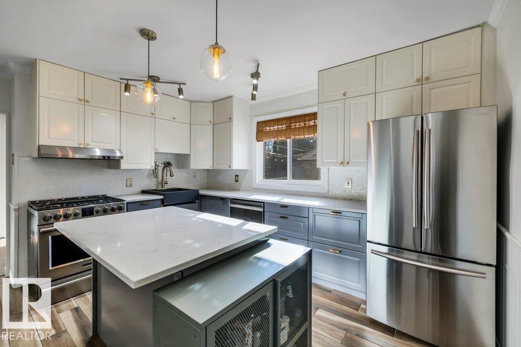 7747 79 Av Nw Property Photo 3