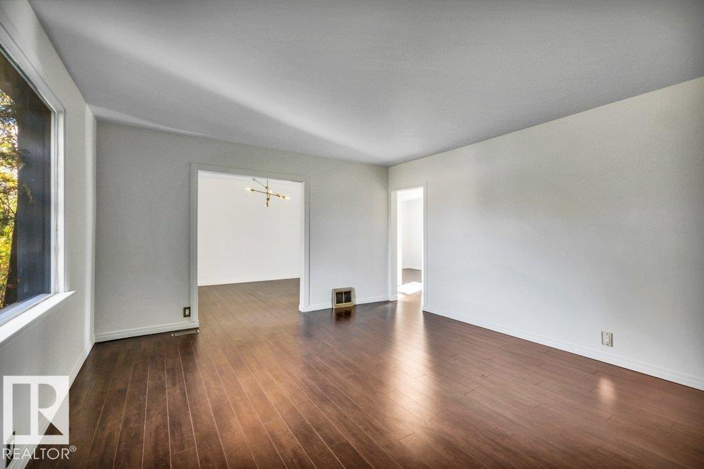 7747 79 Av Nw Property Photo 8