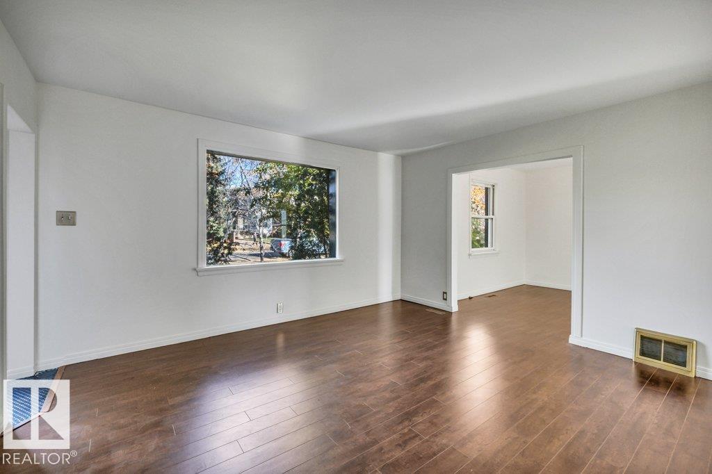 7747 79 Av Nw Property Photo 9