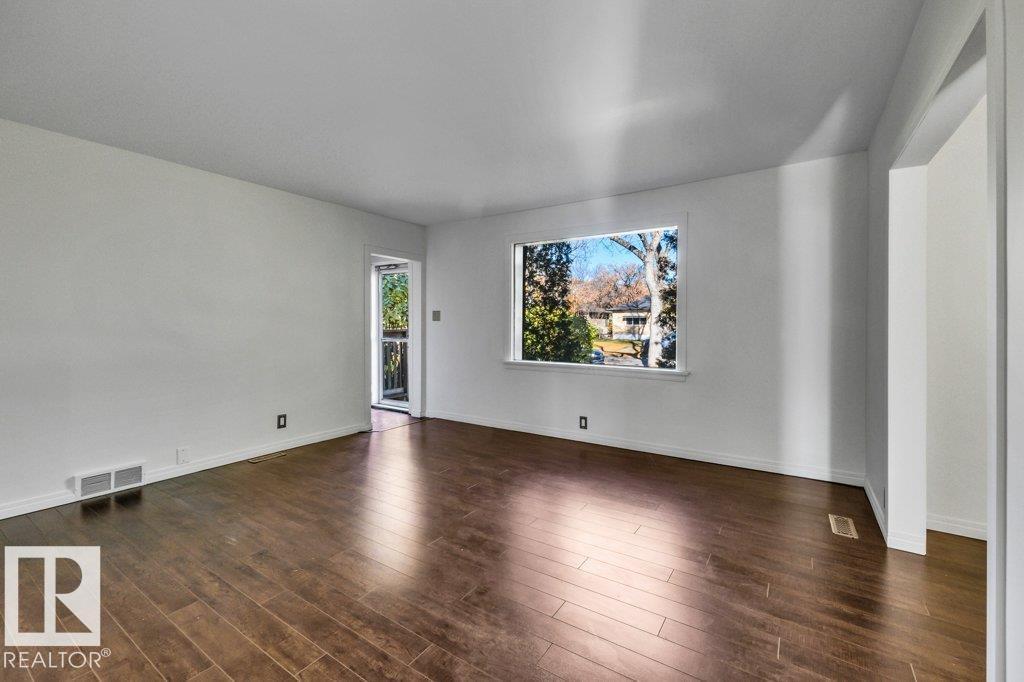 7747 79 Av Nw Property Photo 10