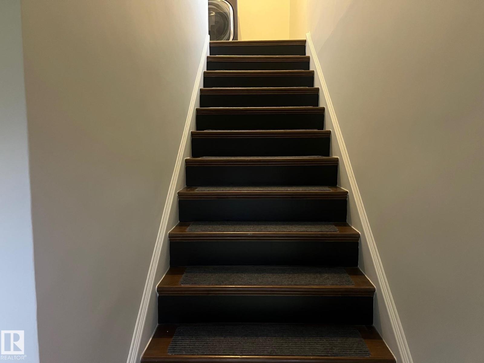 7747 79 Av Nw Property Photo 17