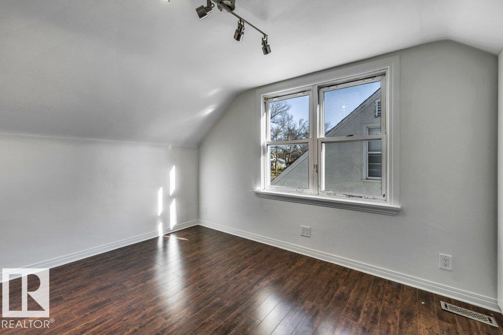 7747 79 Av Nw Property Photo 20