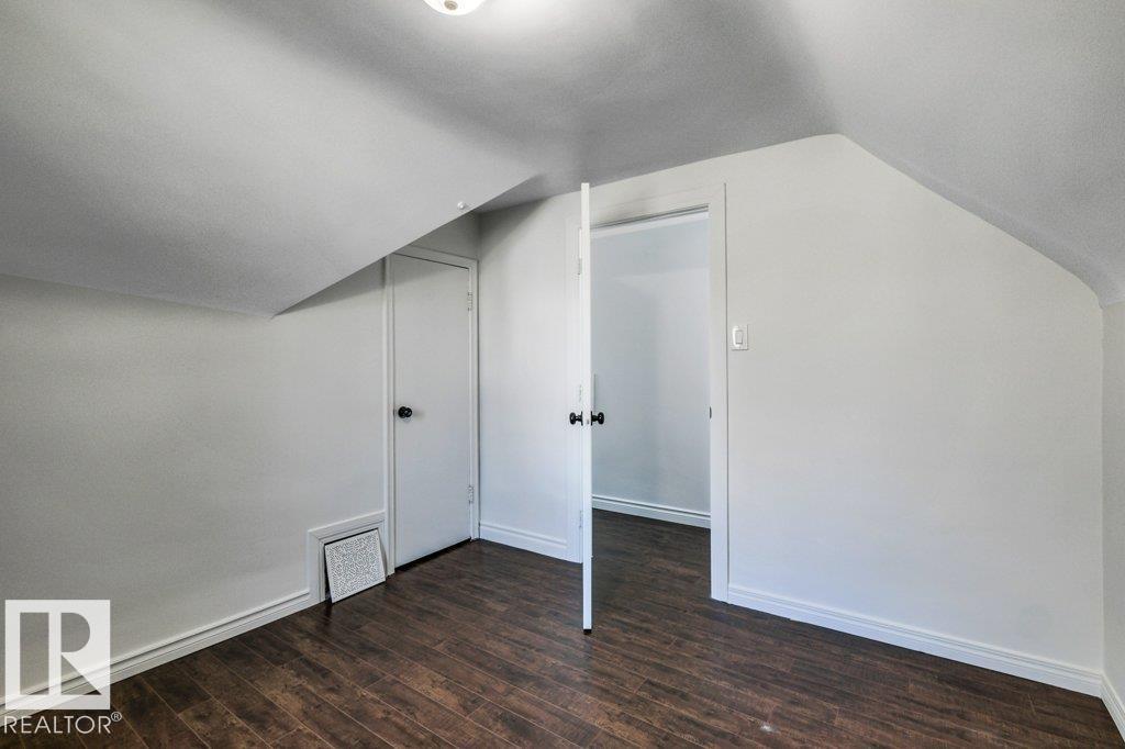 7747 79 Av Nw Property Photo 23