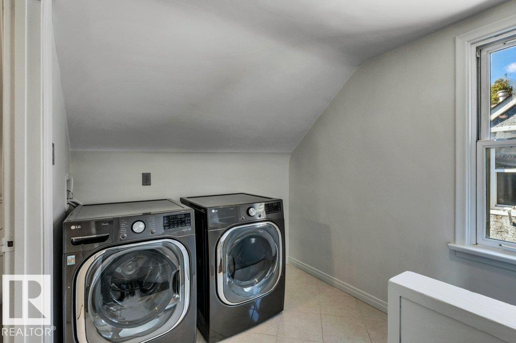 7747 79 Av Nw Property Photo 25