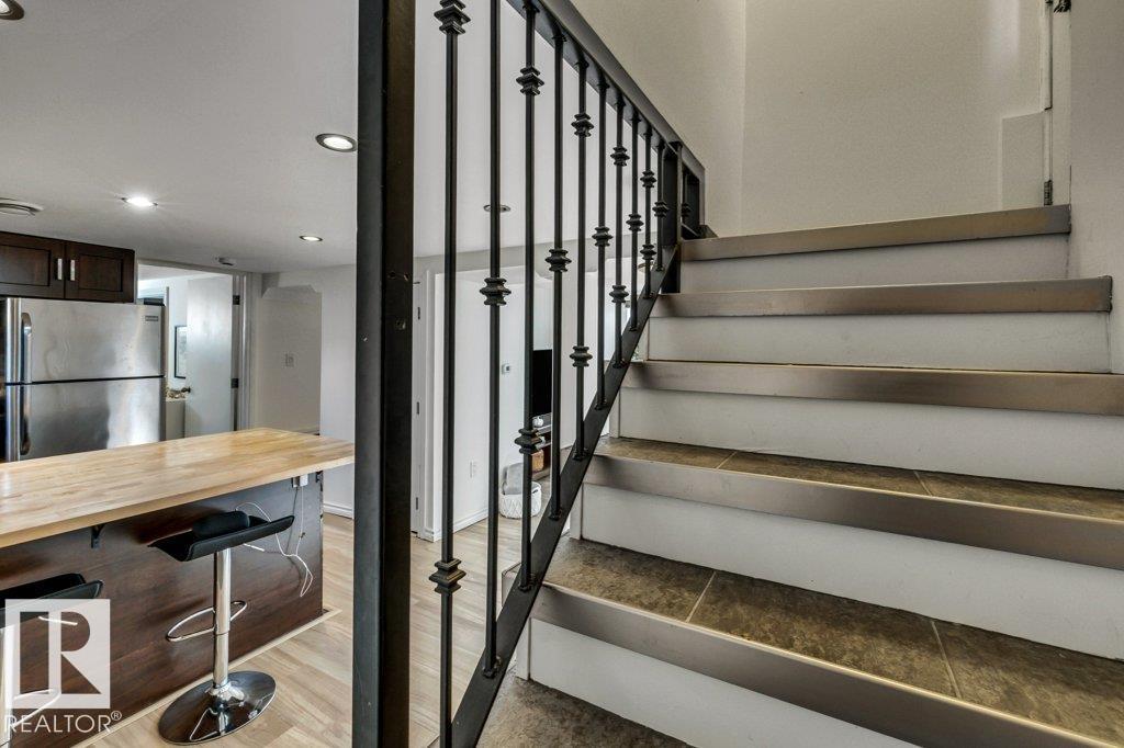 7747 79 Av Nw Property Photo 26