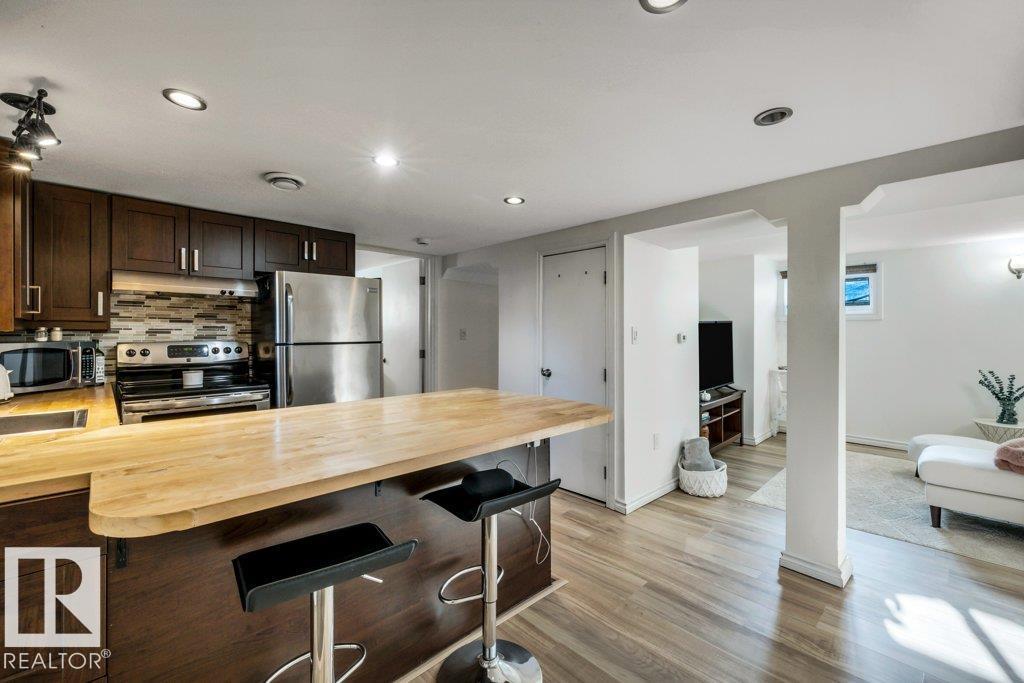 7747 79 Av Nw Property Photo 27