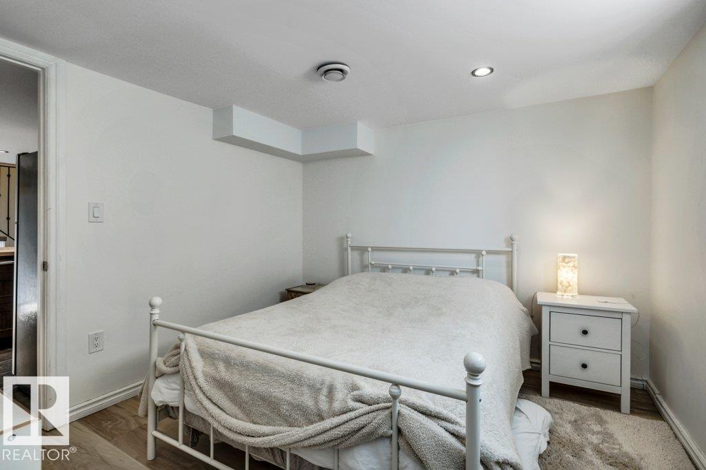 7747 79 Av Nw Property Photo 37