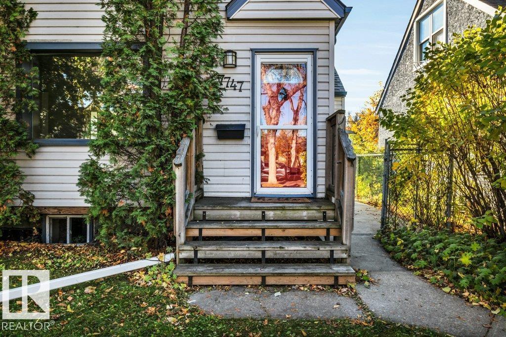 7747 79 Av Nw Property Photo 49