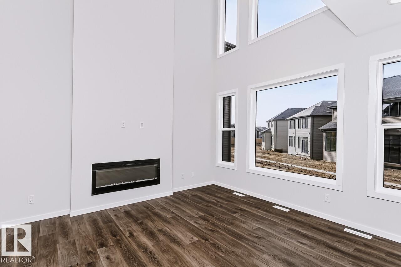 46 Chartres Cl Property Photo 12