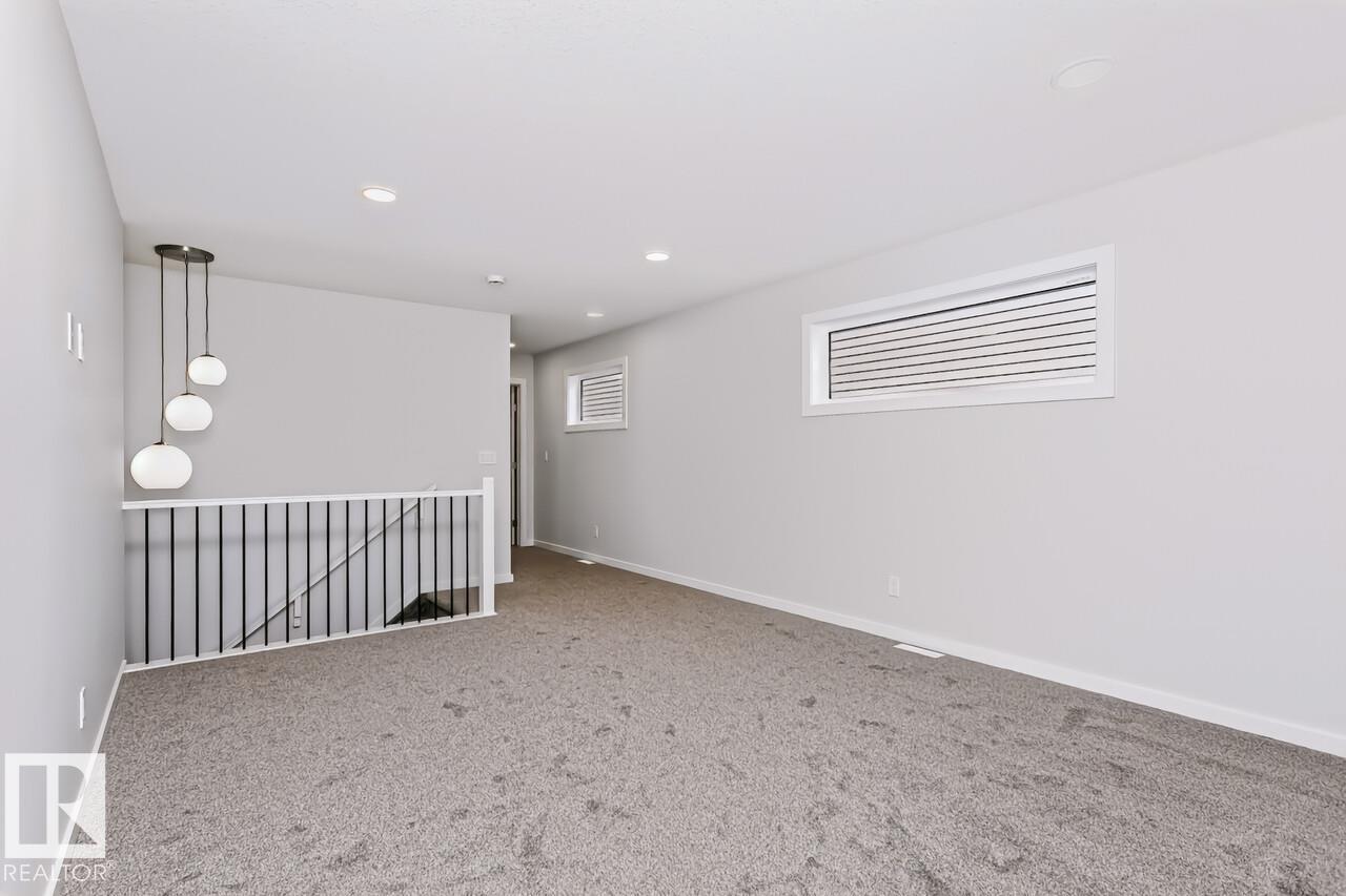 46 Chartres Cl Property Photo 16