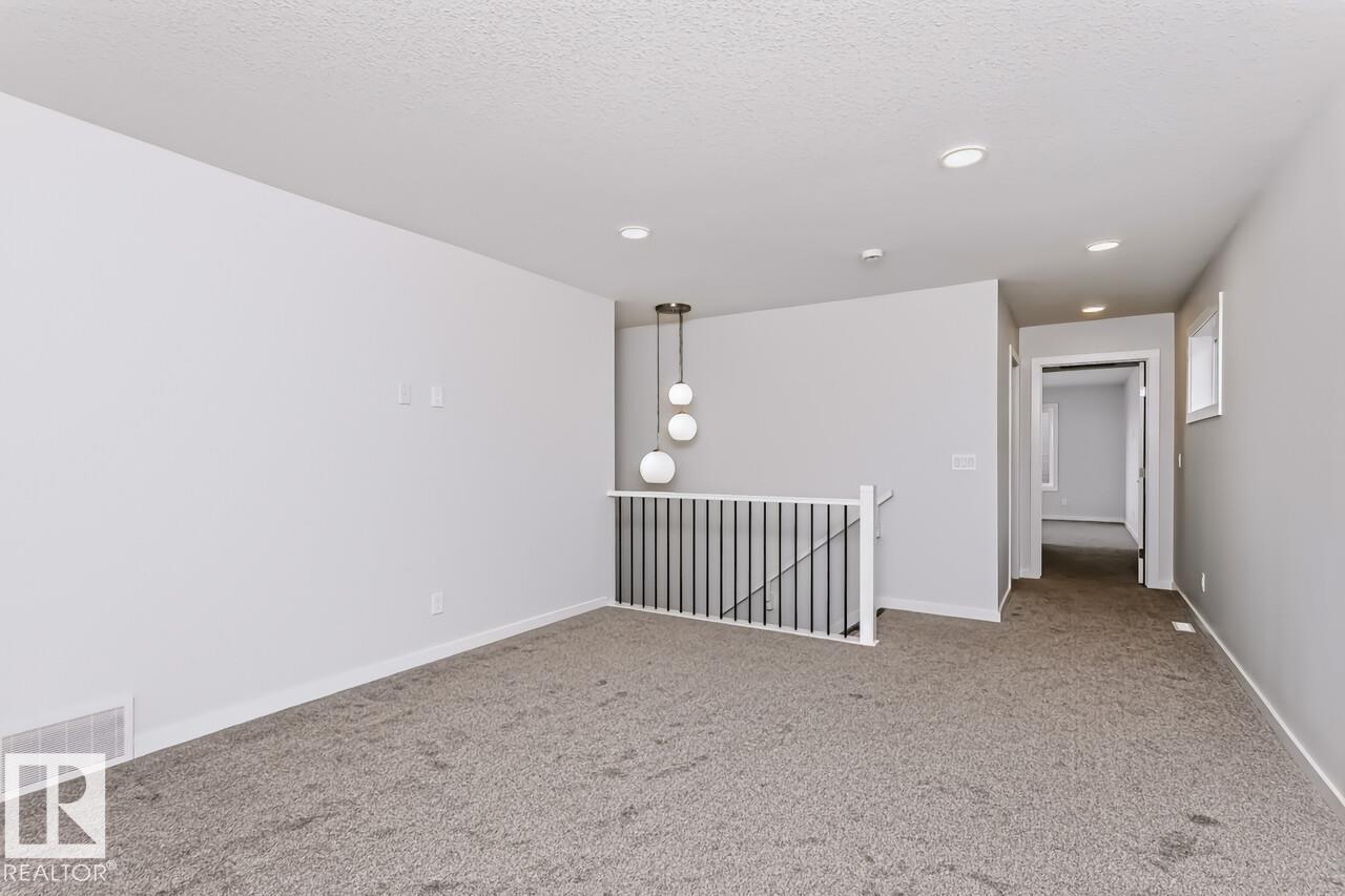 46 Chartres Cl Property Photo 17