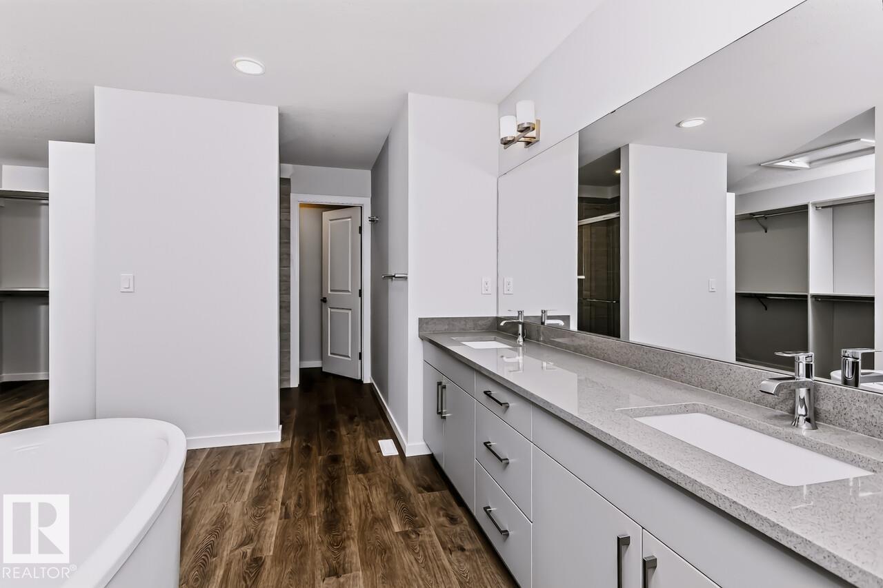 46 Chartres Cl Property Photo 18
