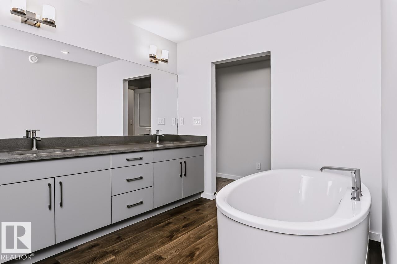 46 Chartres Cl Property Photo 19