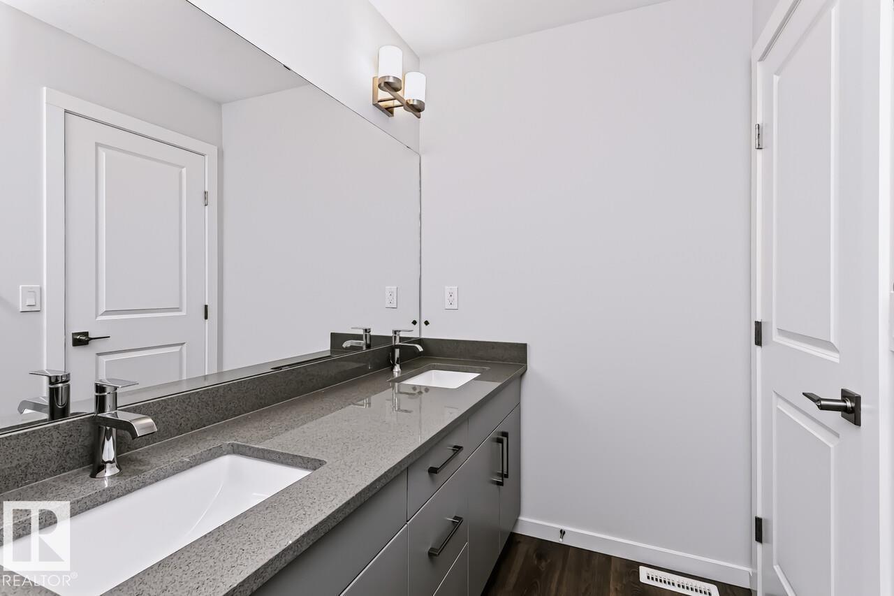 46 Chartres Cl Property Photo 24