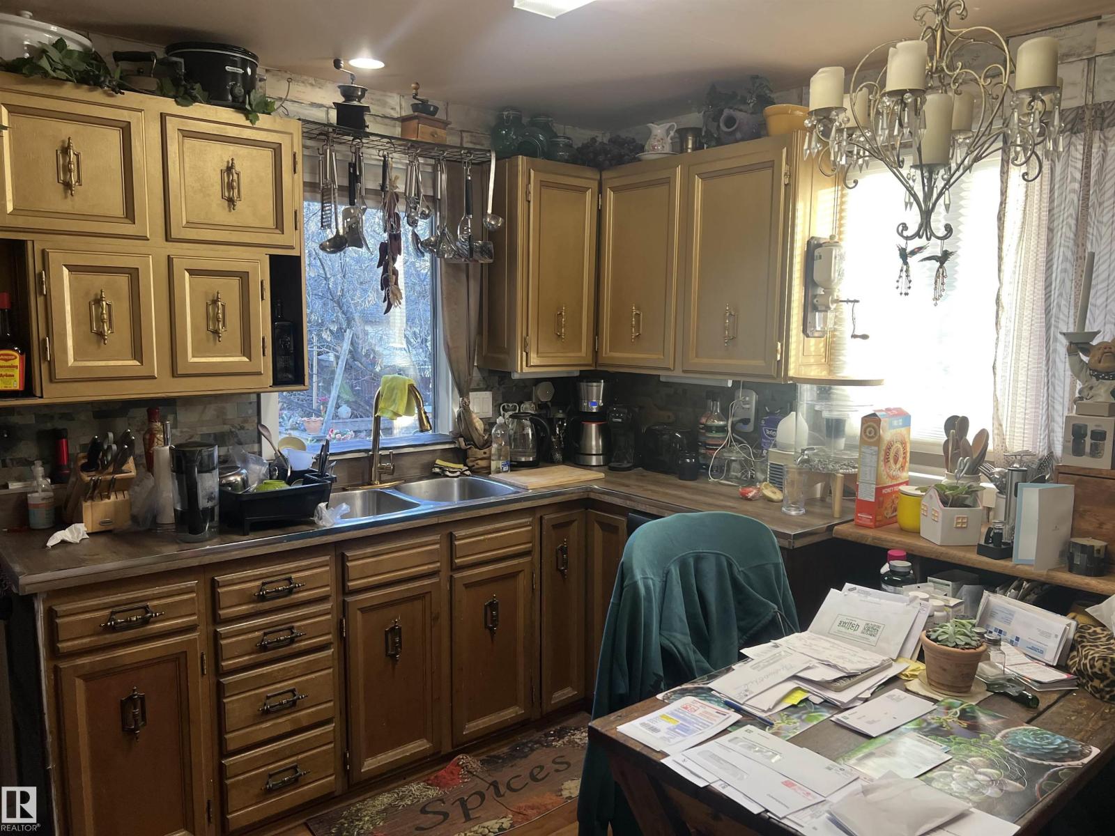 9715 161 St Nw Property Photo 3