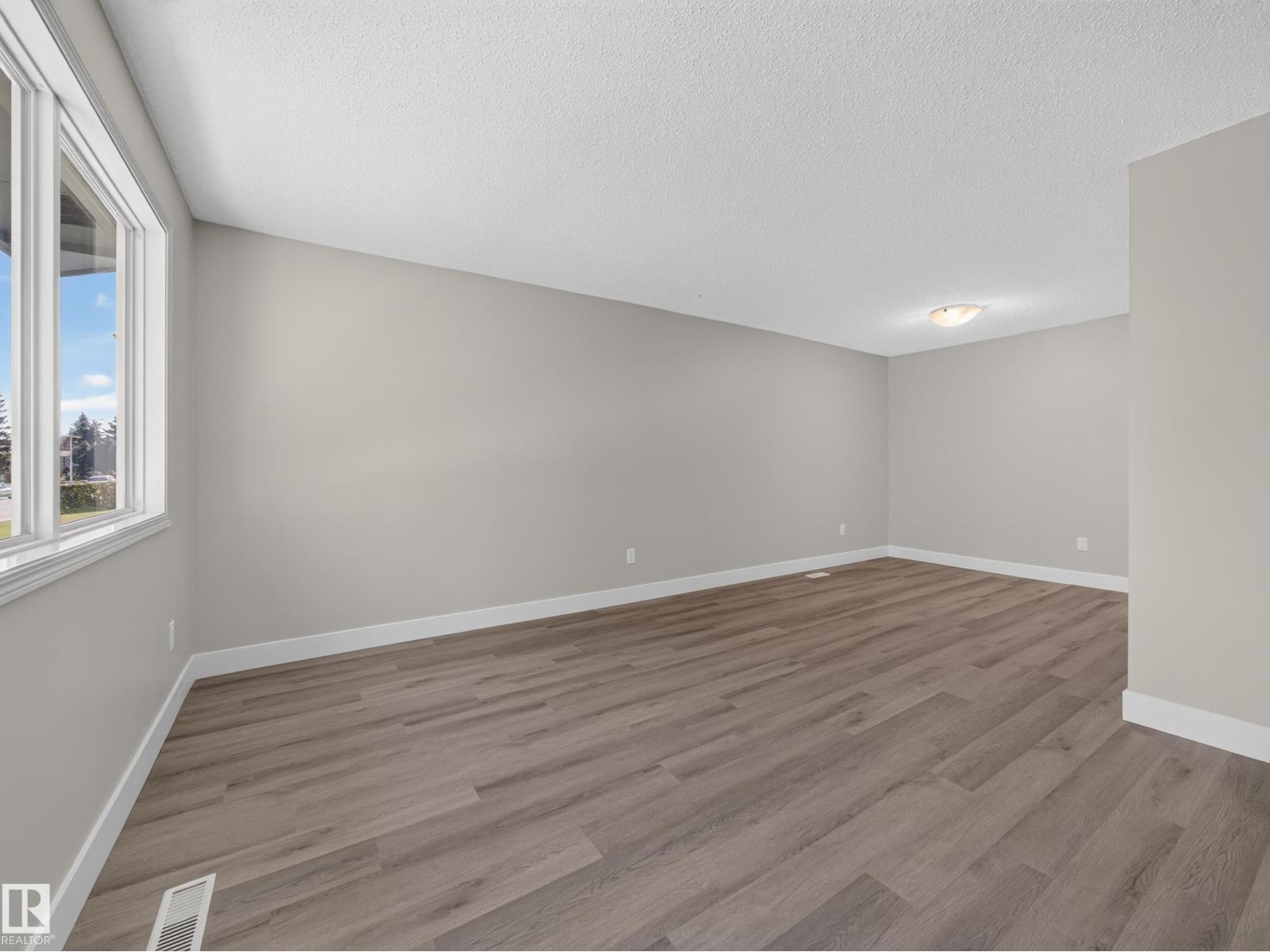 15124 88a St Nw Property Photo 16