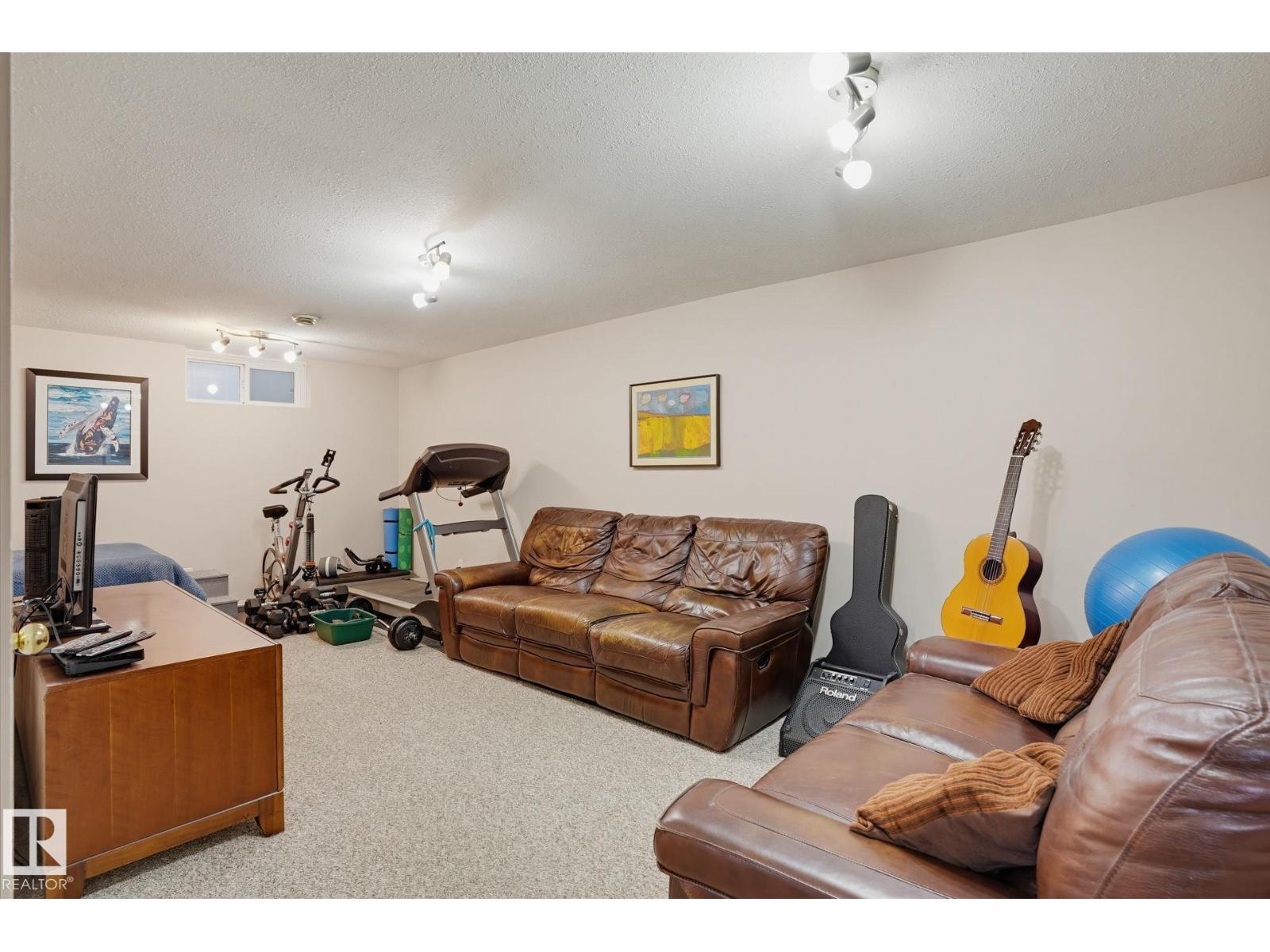 10542 161 St Nw Property Photo 18