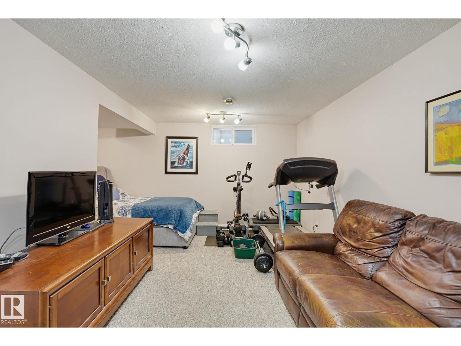 10542 161 St Nw Property Photo 19