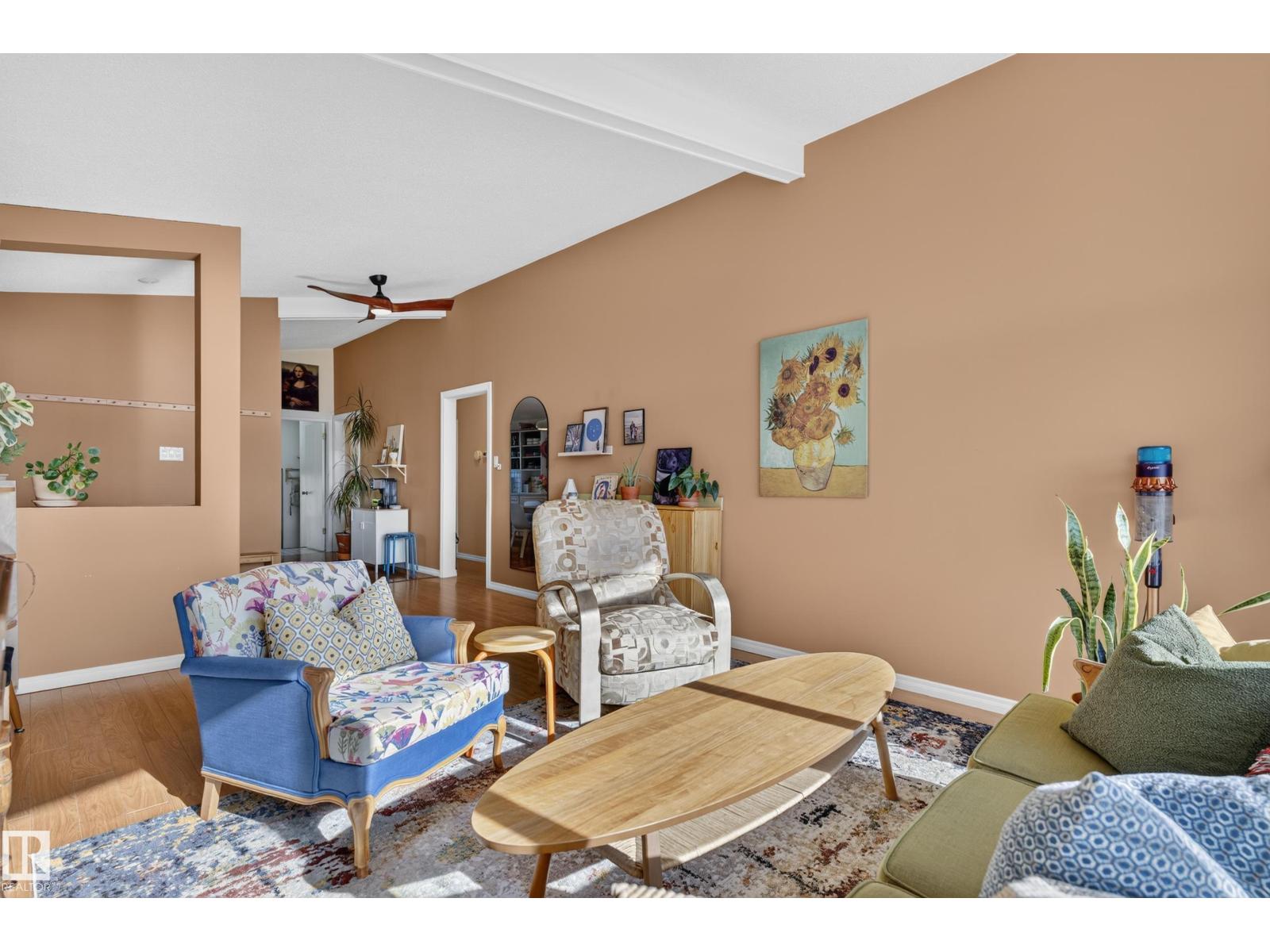 6512 94 Av Nw Property Photo 4